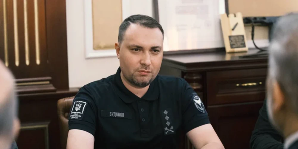 Українська делегація на чолі з президентом Володимиром Зеленським під час зустрічі з Дональдом Трампом в Овальному кабінеті
