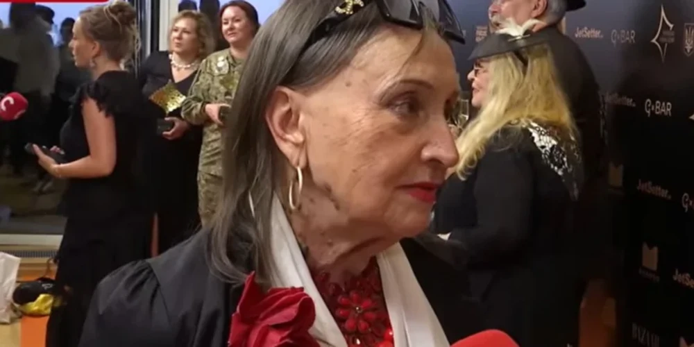 Після «Золотої Дзиґи»: Кадочникова про кадри з Роговцевою у «Ну мам» та мат у кіно