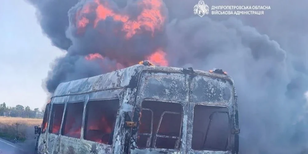 FPV-дрон атакував маршрутку на Нікопольщині: 7 постраждалих, серед яких 16-річний хлопець