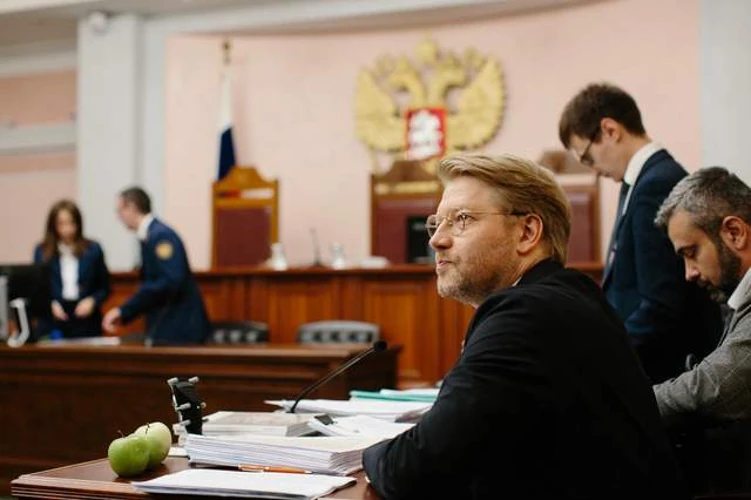 Хто стоїть за рішенням про зняття «Яблука» з виборів до Держдуми: ролі сторін і відомств