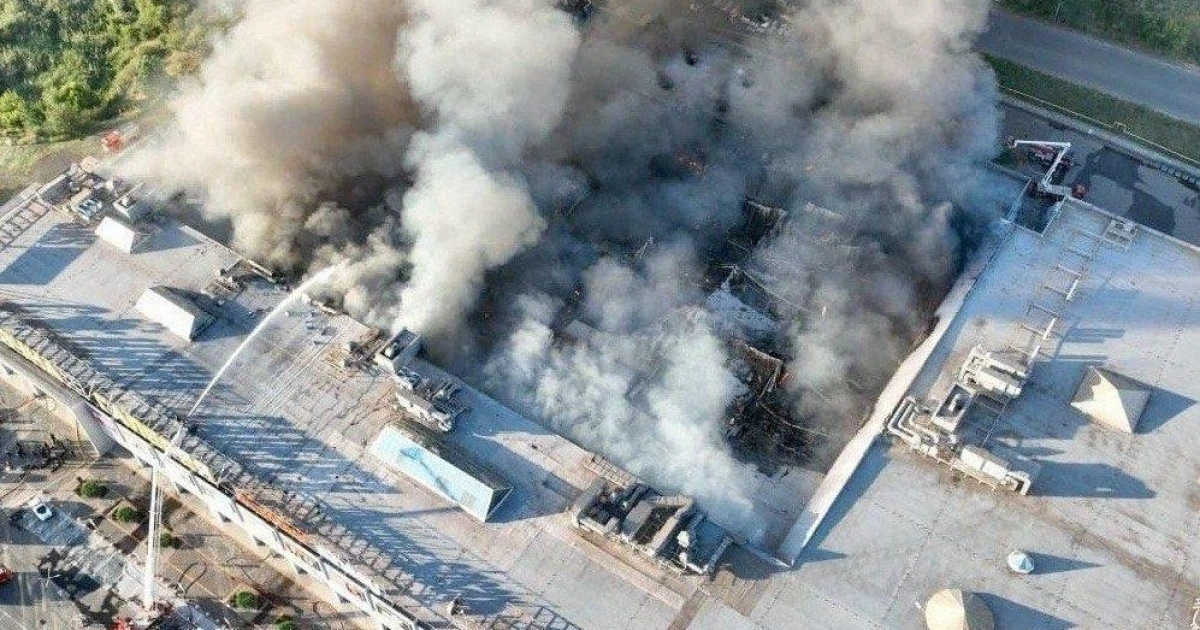 Наслідки удару по ТРЦ у Кривому Розі: підозра директору супермаркету за роботу під час тривоги