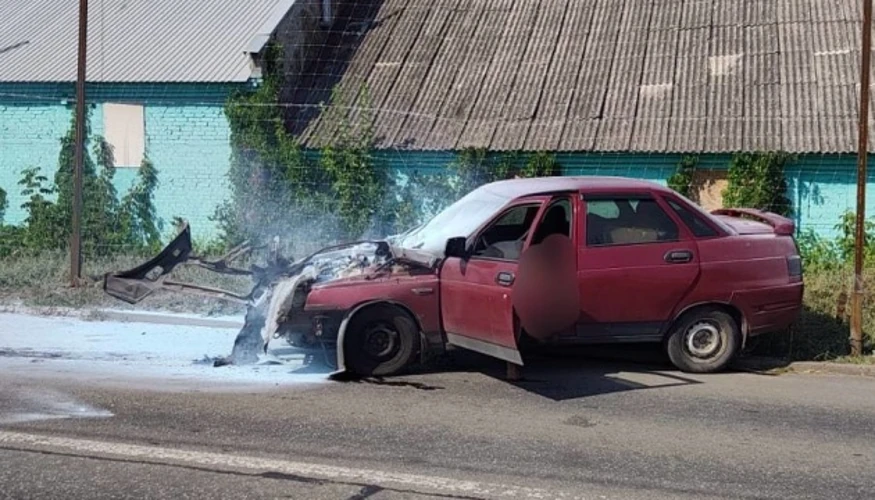 Наслідки удару по припаркованих біля магазину автомобілях у Краматорську 12 вересня 2026 року