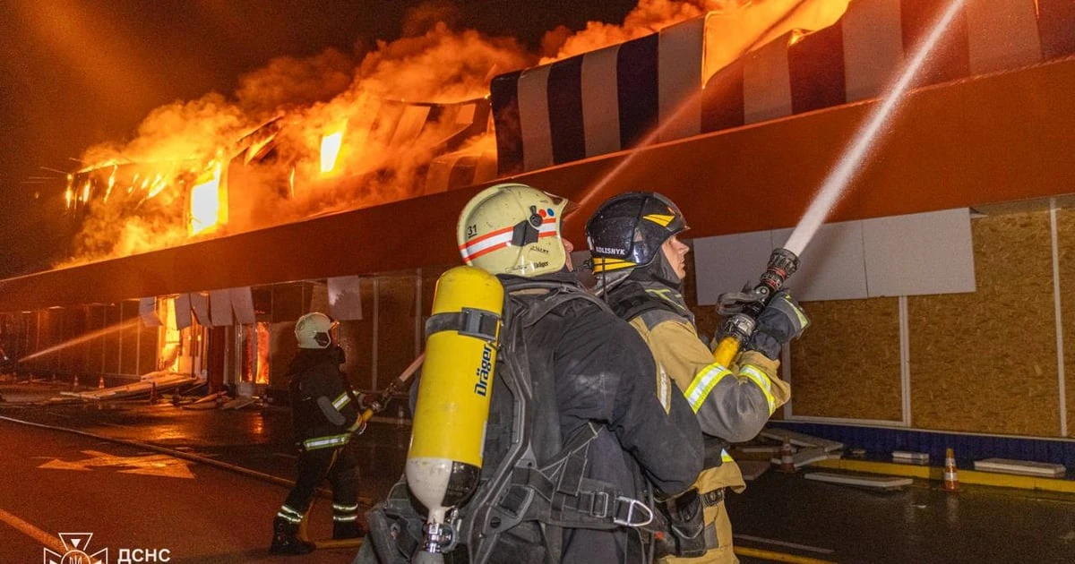 Хронологія атак на Харків: пожежі, повторний удар і постраждалі рятувальники